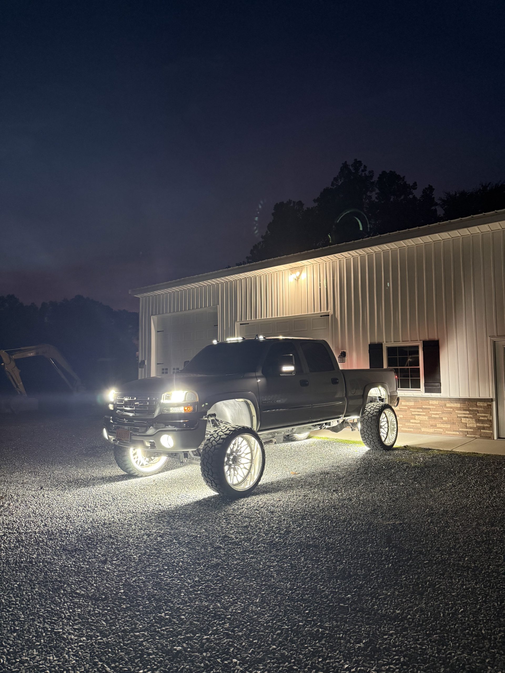 Wheel rings glowing at a meet